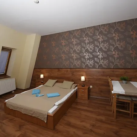 Matyas Aparthotel
